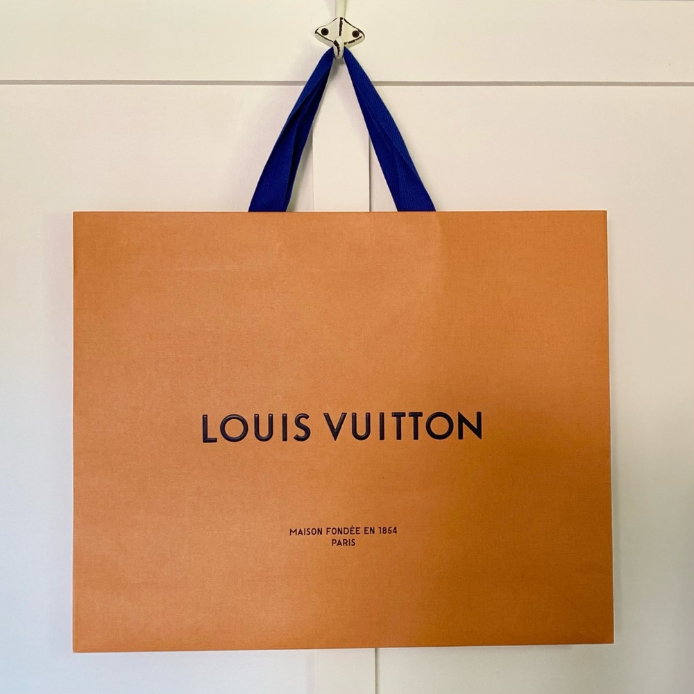 LOUIS VUITTON Signature Medium Shopping Bag